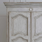 Preview: Kleiderschrank aus antikem Zedernholz mit Patina Finish
