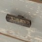 Preview: Stangengriff auf gealtertem grauem Holz im Detail