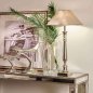 Preview: Spiegelkonsole Naxos von Flamant, Detail mit Lampe und Vase