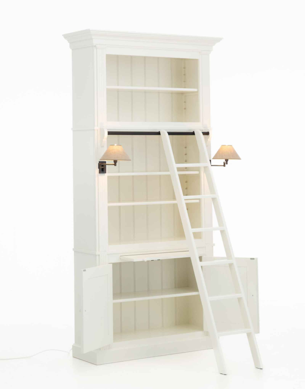 Preview: Bibliothek Balmore in Weiß mit geöffneten Unterschranktüren und Leiter