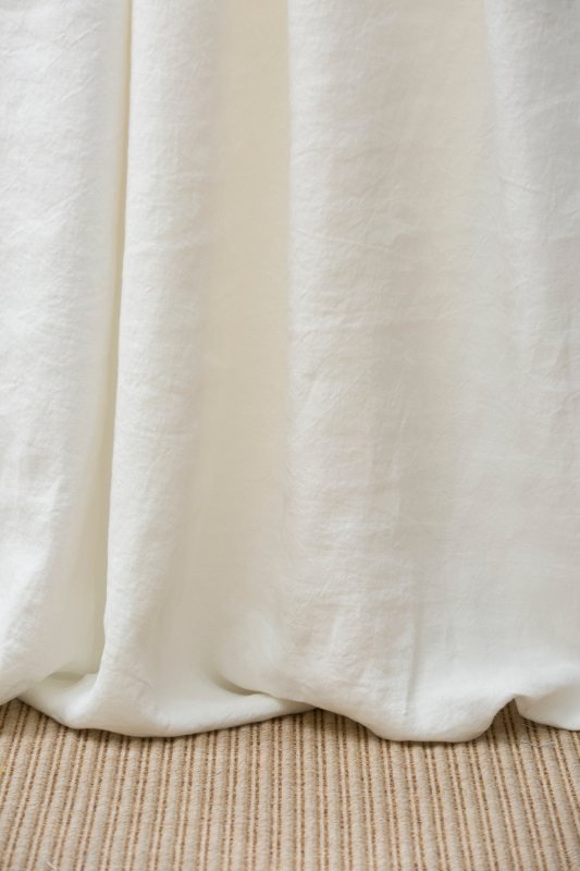 Preview: Castellino Maché Elfenbein Detail – Leinenstoff von C&C Milano