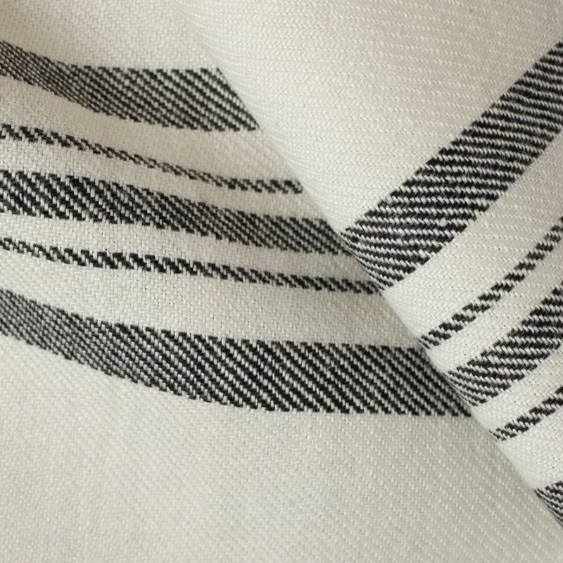 Castellino Twill Barré Maché Elfenbein Streifen schwarz drapiert – Leinenstoff von C&C Milano