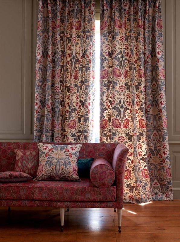 Acantha von Colefax and Fowler im Raum