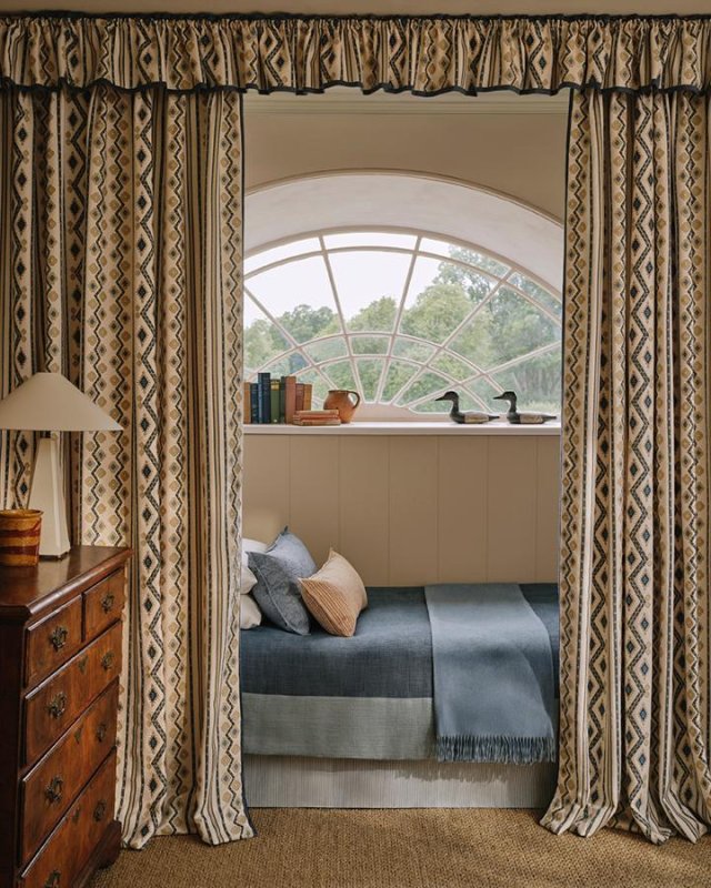 Preview: Bayton von Colefax and Fowler im Raum