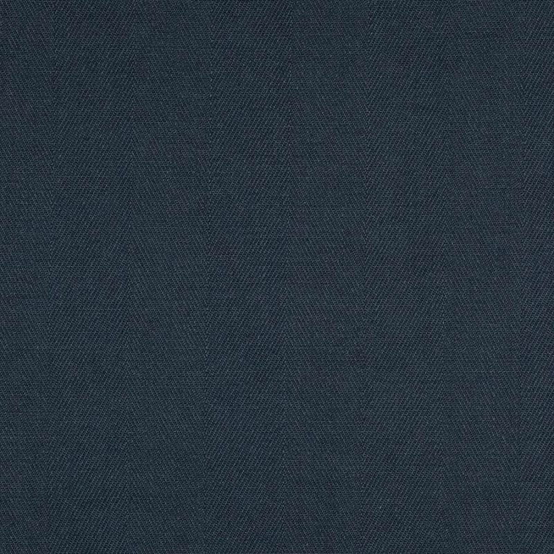 Brynne von Colefax and Fowler in Navy