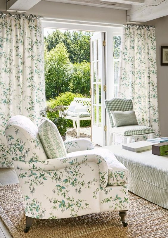 Preview: Fuchsia von Colefax and Fowler im Raum