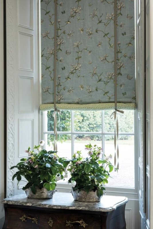Preview: Honeysuckle Garden von Colefax and Fowler im Raum