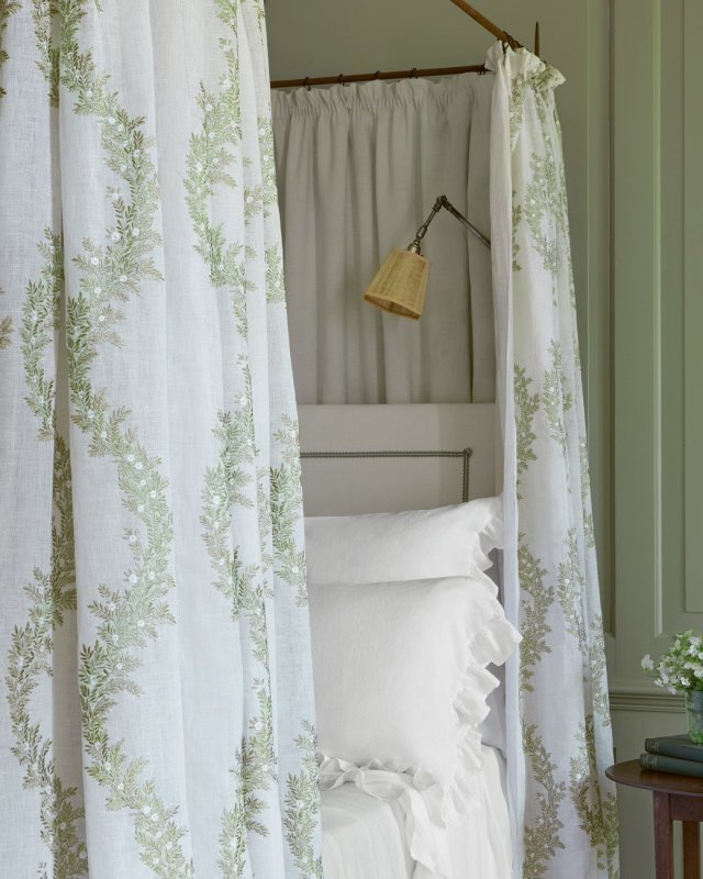 Liliana von Colefax and Fowler im Raum