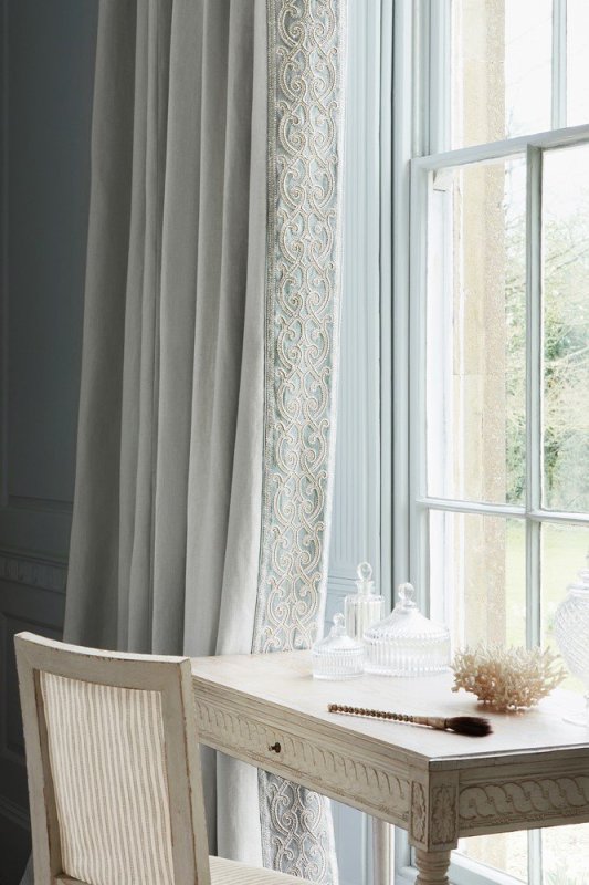 Aragon Braid von Colefax and Fowler im Raum