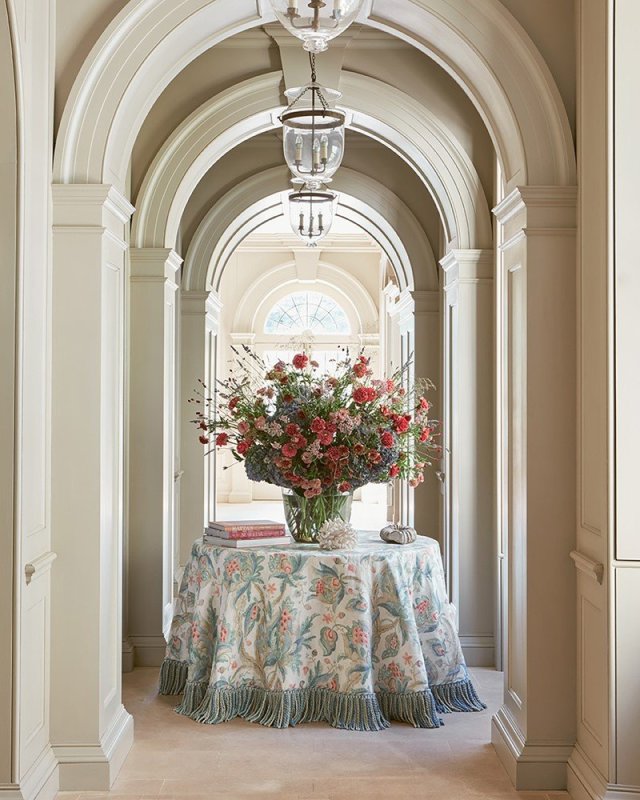 Arlington Bullion Fringe von Colefax and Fowler im Raum