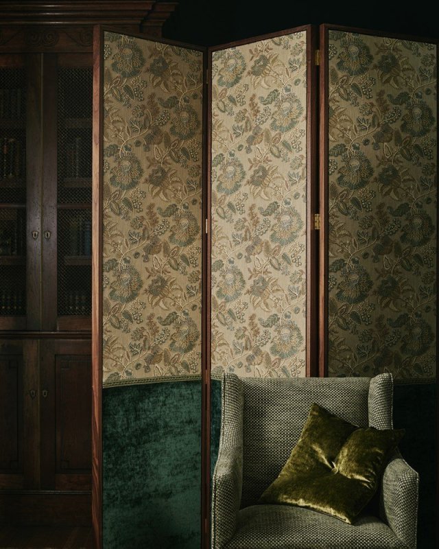 Arlington Butterfly Braid von Colefax and Fowler im Raum