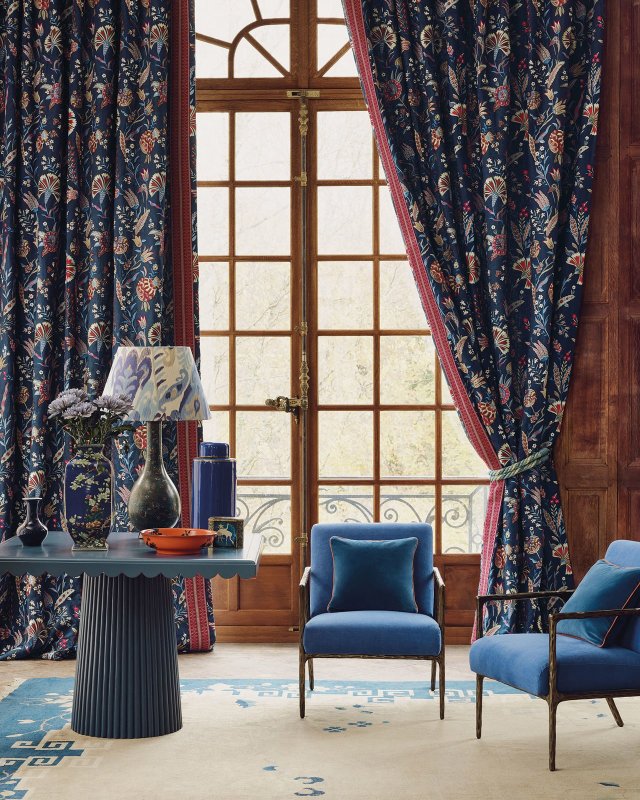 Arlington Rope Tieback von Colefax and Fowler im Raum
