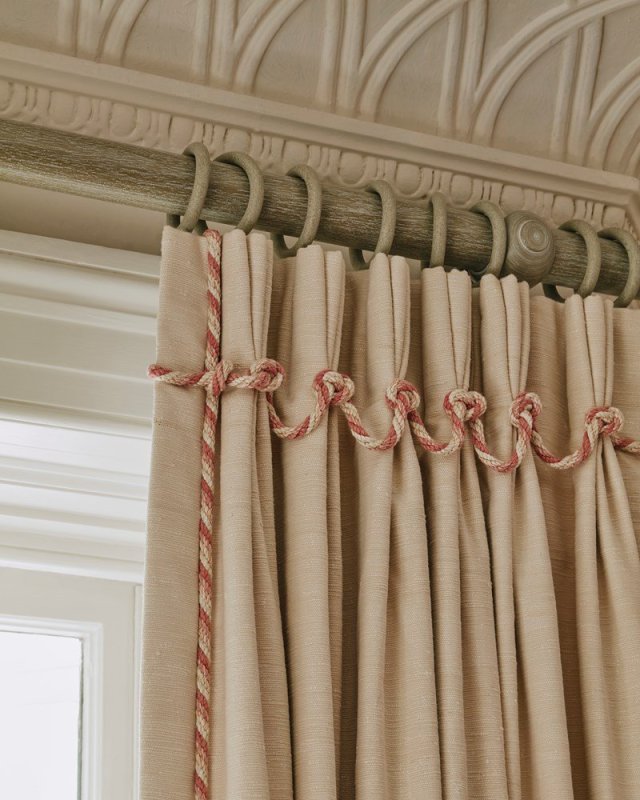 Lansdowne Rope von Colefax and Fowler im Raum