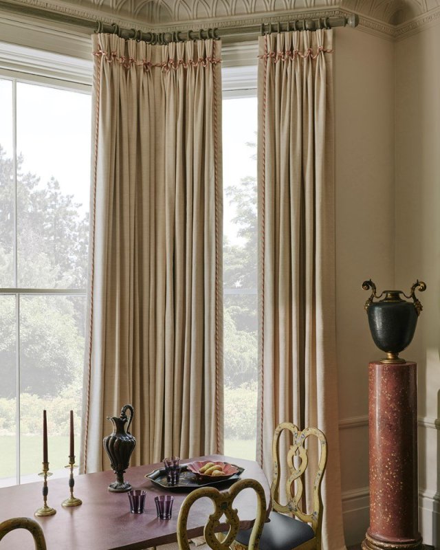 Lansdowne Rope von Colefax and Fowler im Raum