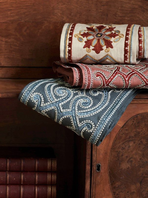 Mirador Braid von Colefax and Fowler im Raum