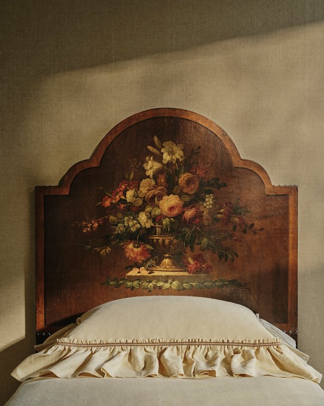 Narrow Picot Braid von Colefax and Fowler im Raum