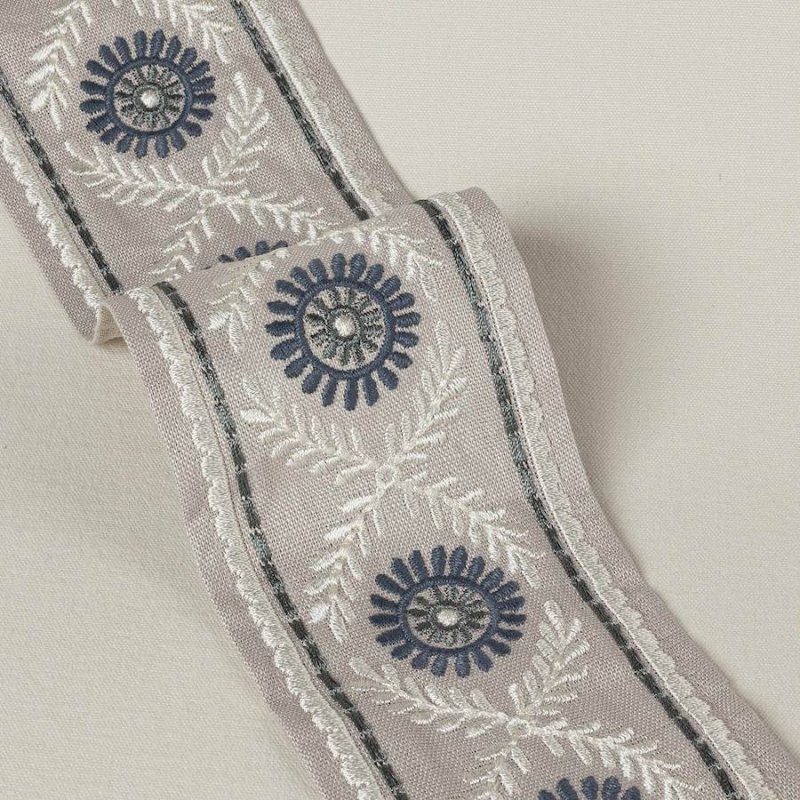 Preview: Rosario Braid Blue – Bestickte Borte von Colefax and Fowler