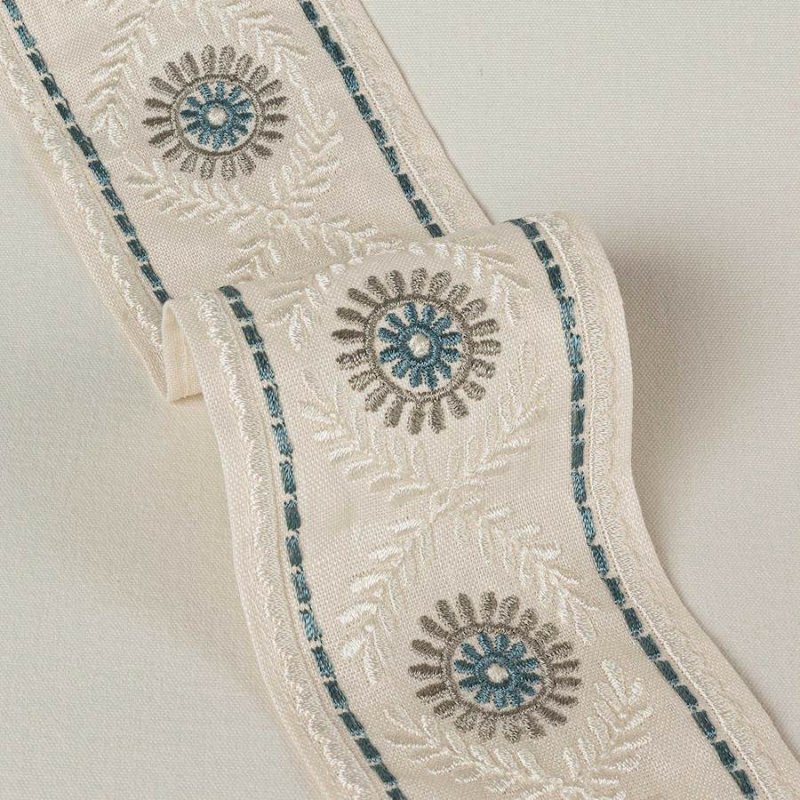 Preview: Rosario Braid Ivory – Bestickte Borte von Colefax and Fowler