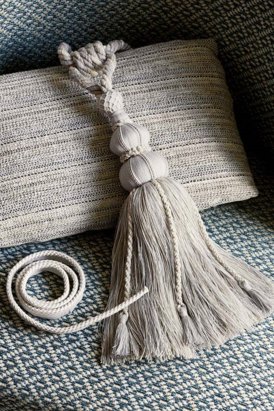 Theodore Narrow Rope von Colefax and Fowler im Raum
