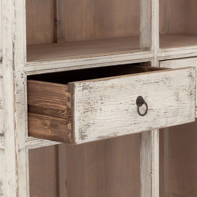 Preview: Geöffnete Schublade der Vitrine Dorine mit Ringgriff