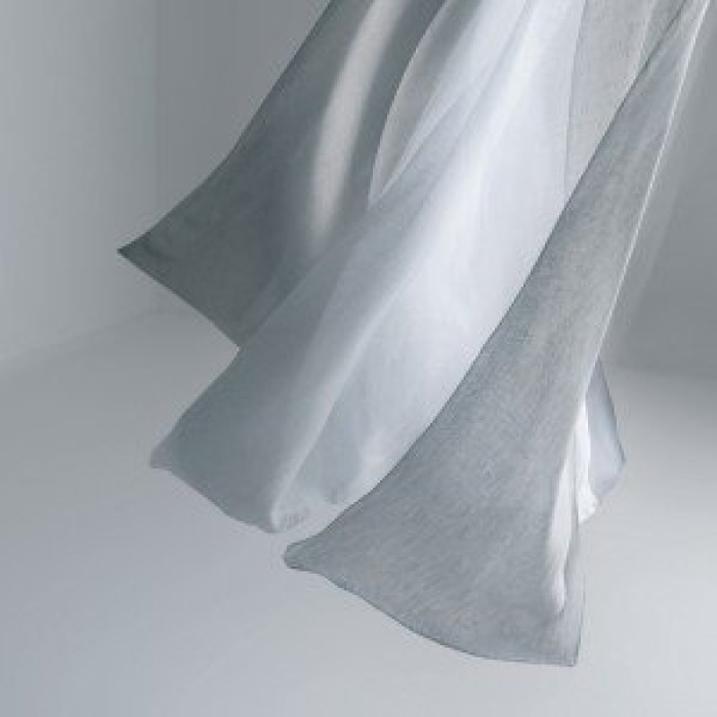 Gaya Voile von Houlès im Raum