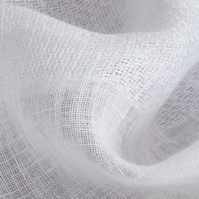 Gina Voile von Houlès im Raum