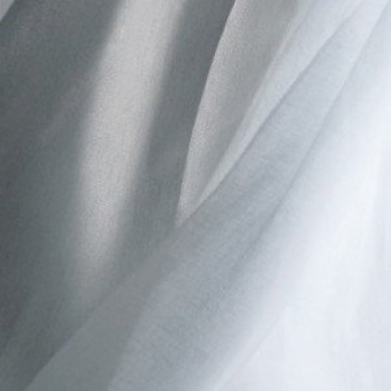 Grazia Voile von Houlès im Raum