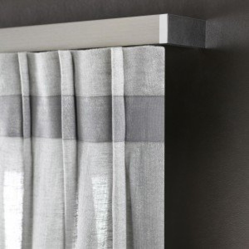 Isalys Voile von Houlès im Raum