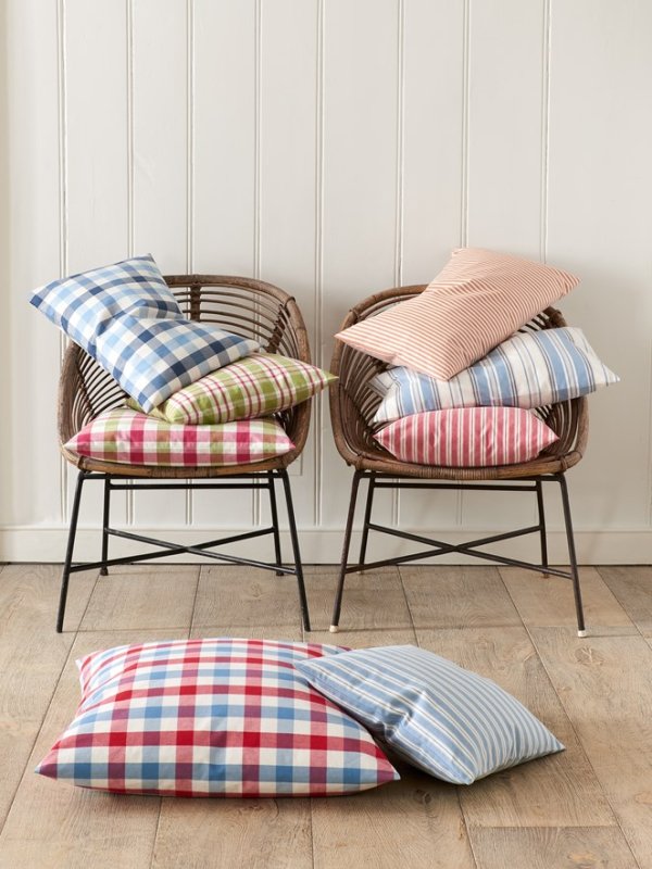 Rattansessel mit Kissen aus Jane Churchill Kali Check