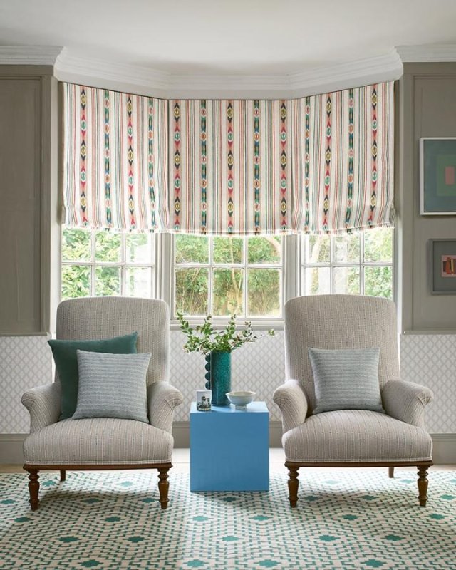 Sitari Stripe von Jane Churchill im Raum