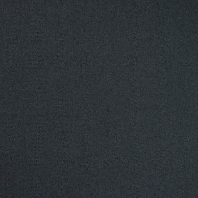 Nore von Larsen in Ebony