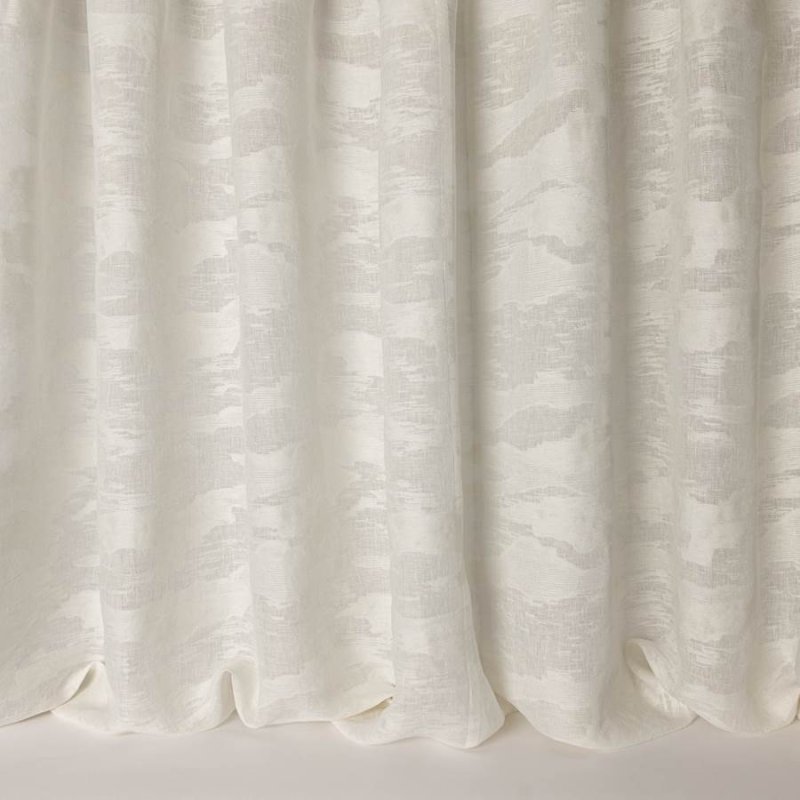 Zen von Larsen in Ivory