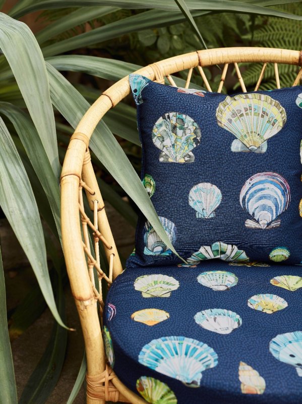 Rattansessel mit Kissen aus Manuel Canovas Bali in Marine