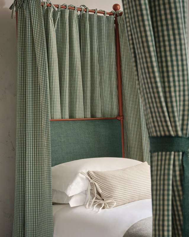 Raumbeispiel mit Honfleur von Manuel Canovas