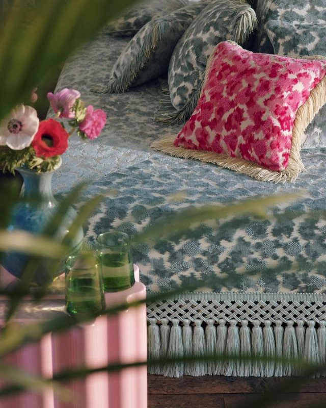 Java von Manuel Canovas im Raum