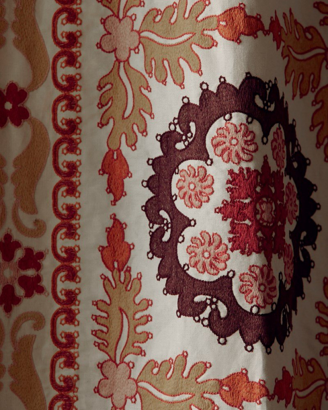 Detail der Stickerei von Manuel Canovas Kashan