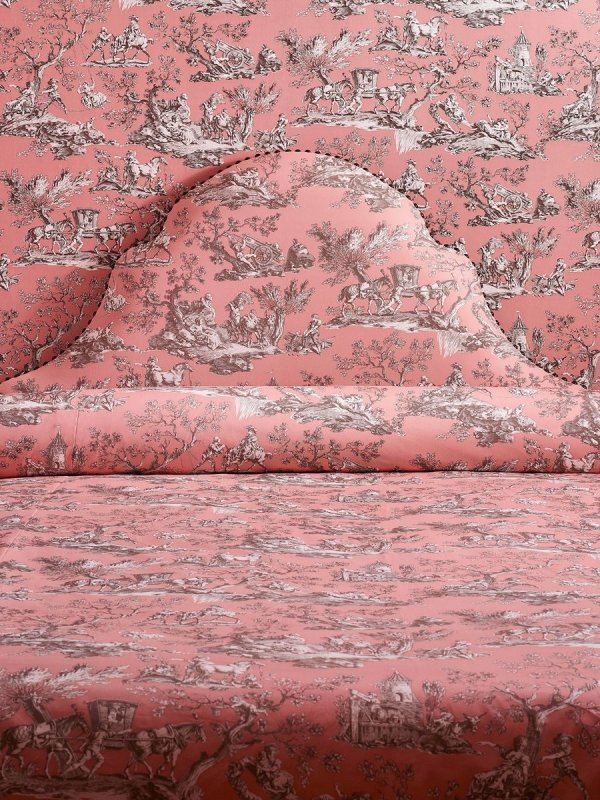 Bett mit Überwurf und Kopfteil aus Manuel Canovas La Musardière