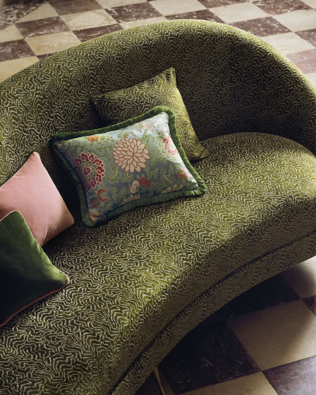 Kissen aus Manuel Canovas Liao auf einem Sofa