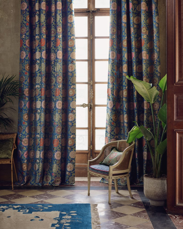 Vorhänge aus Manuel Canovas Liao