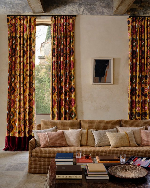 Raumbeispiel aus der Kollektion Montaigne von Manuel Canovas mit Montaigne
