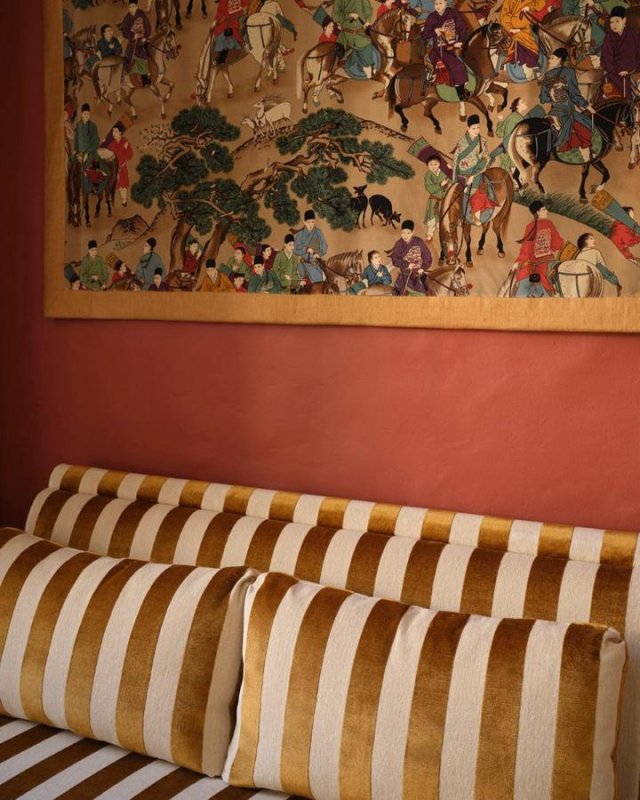 Napoli von Manuel Canovas im Raum