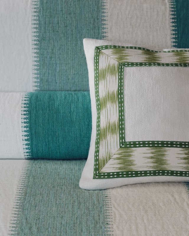 Kissen aus Manuel Canovas Rekha in Celadon