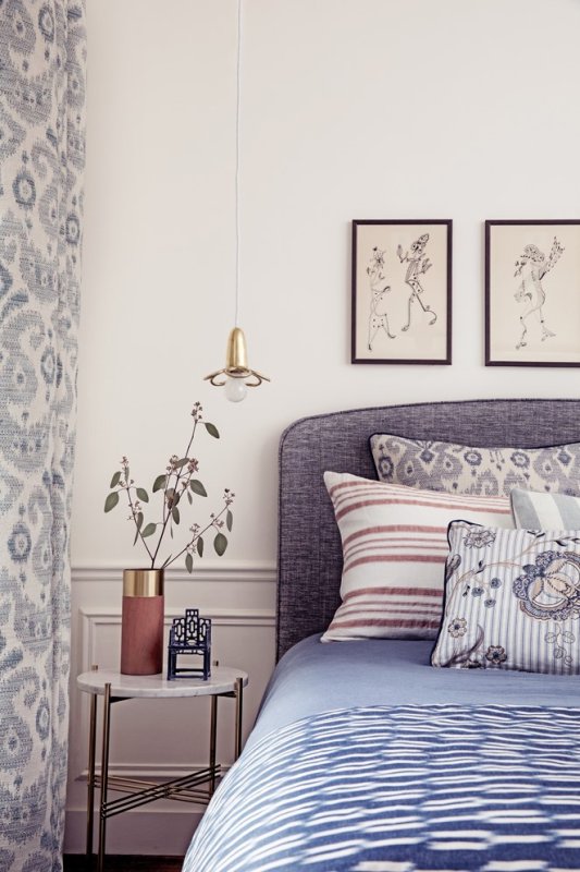 Schlafzimmer mit Stoffen der Kollektion Ambroise von Manuel Canovas