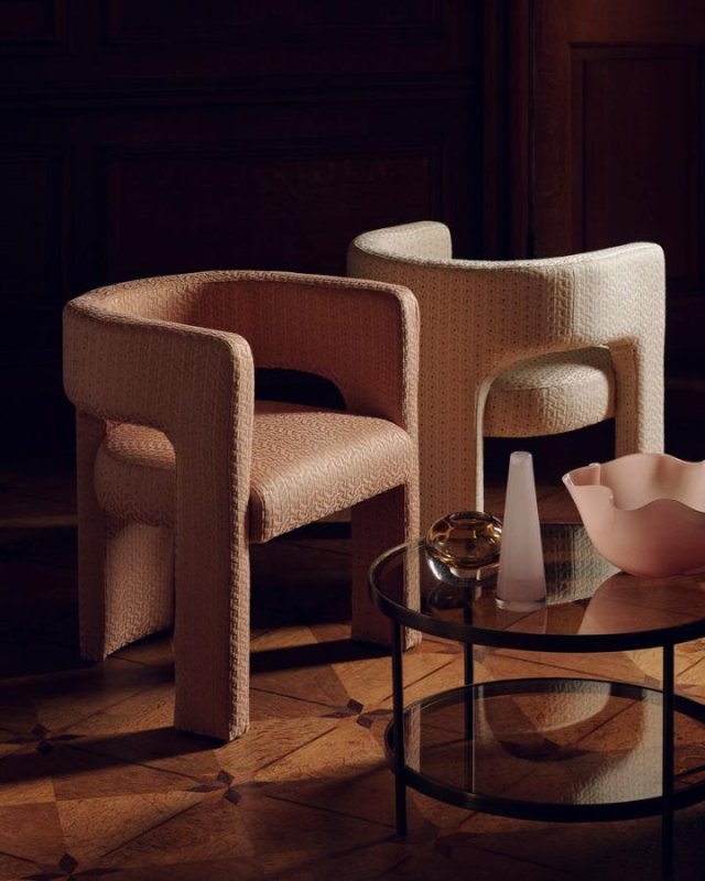 Solis von Manuel Canovas im Raum