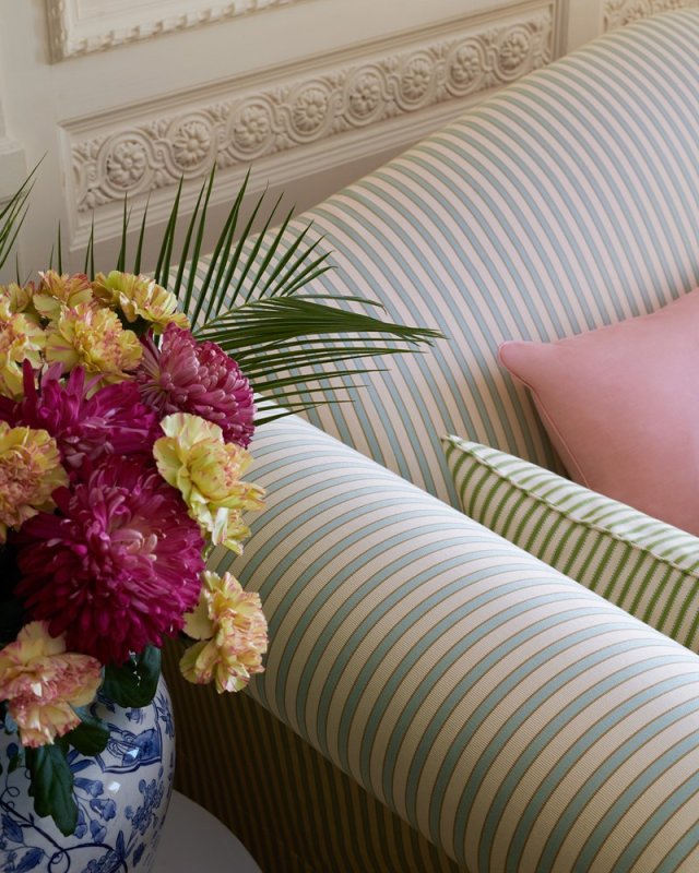Sofa mit Bezug aus Manuel Canovas Sophie