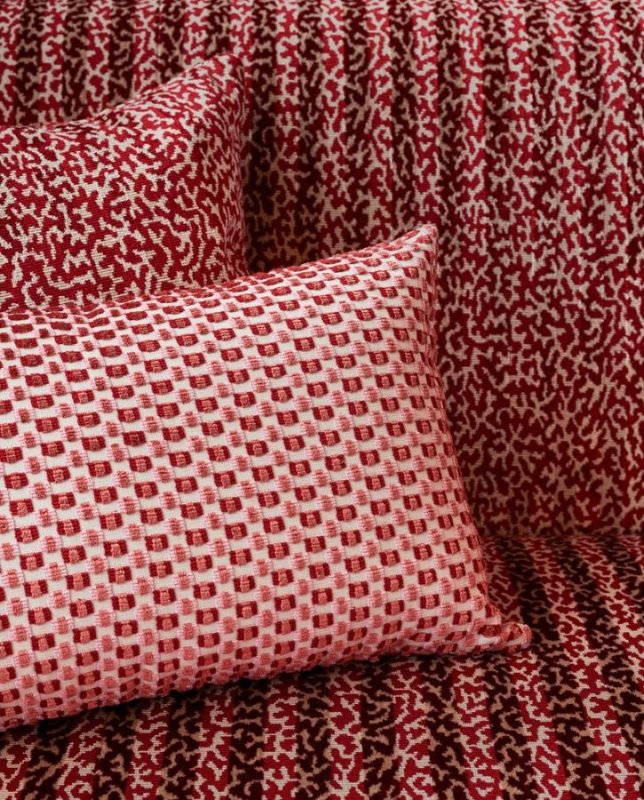Velours Tosca von Manuel Canovas im Raum