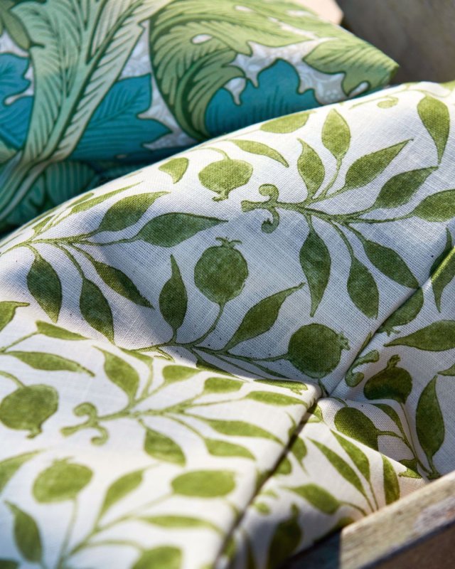 Rosehip von Morris & Co. – Ambiente