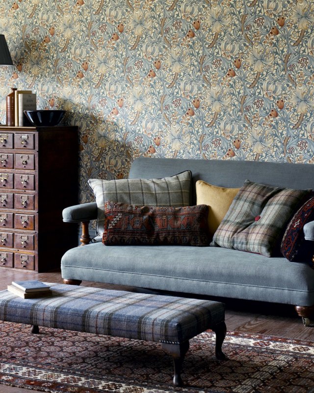 Golden Lily Tapete von Morris & Co. – Ambiente