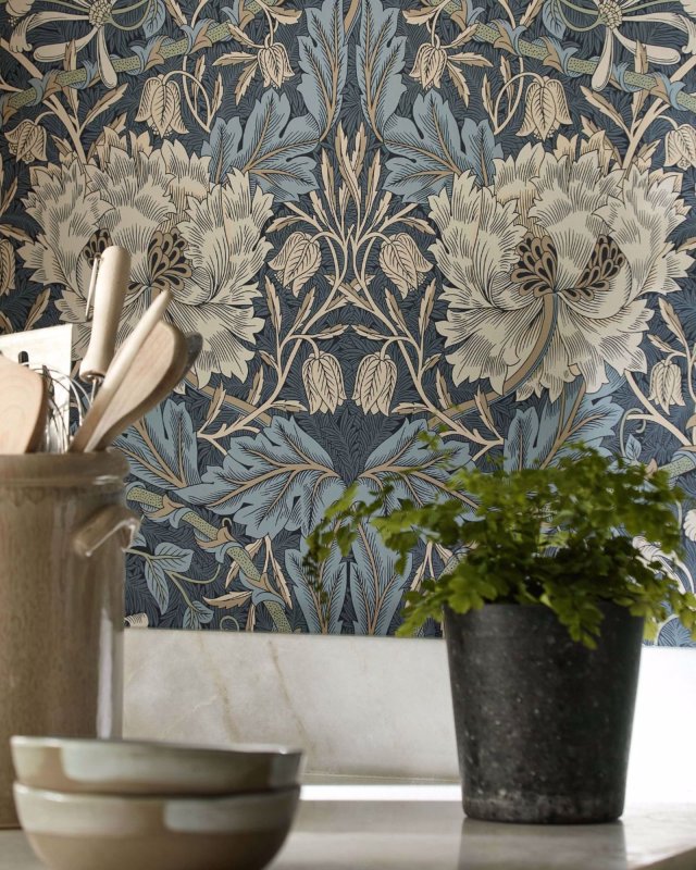Honeysuckle & Tulip Tapete von Morris & Co. – Ambiente