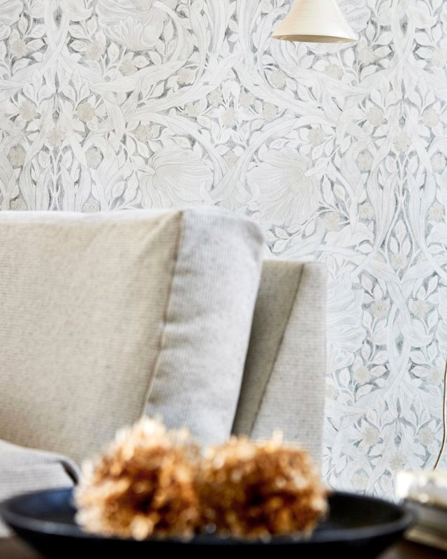 Preview: Pure Pimpernel Tapete von Morris & Co. – Ambiente